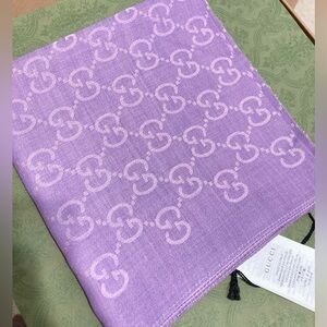 ⛳️ Gucci Lavender Monogram Scarf